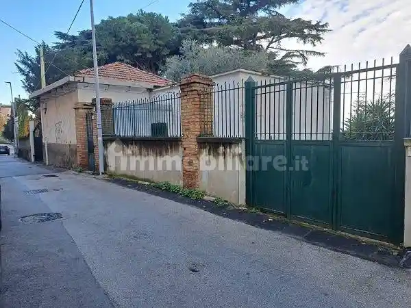 Villa unifamiliare via Fratte, Centro, Castellammare di Stabia - foto 2