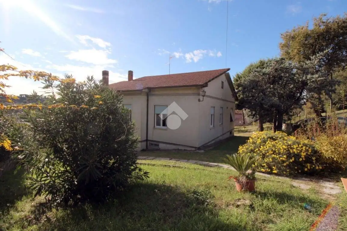Villa in vendita a Montopoli di Sabina