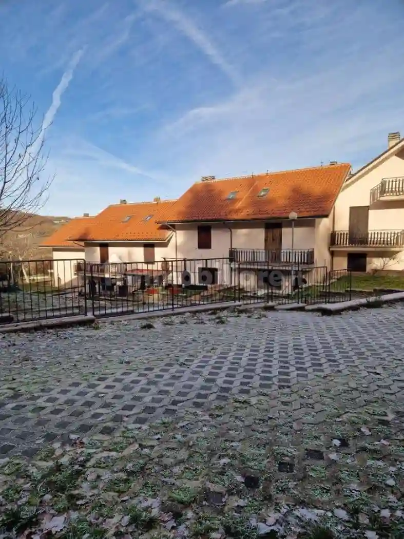 Villa a schiera via Madonna Sasso Bianco, Fiastra - foto 4