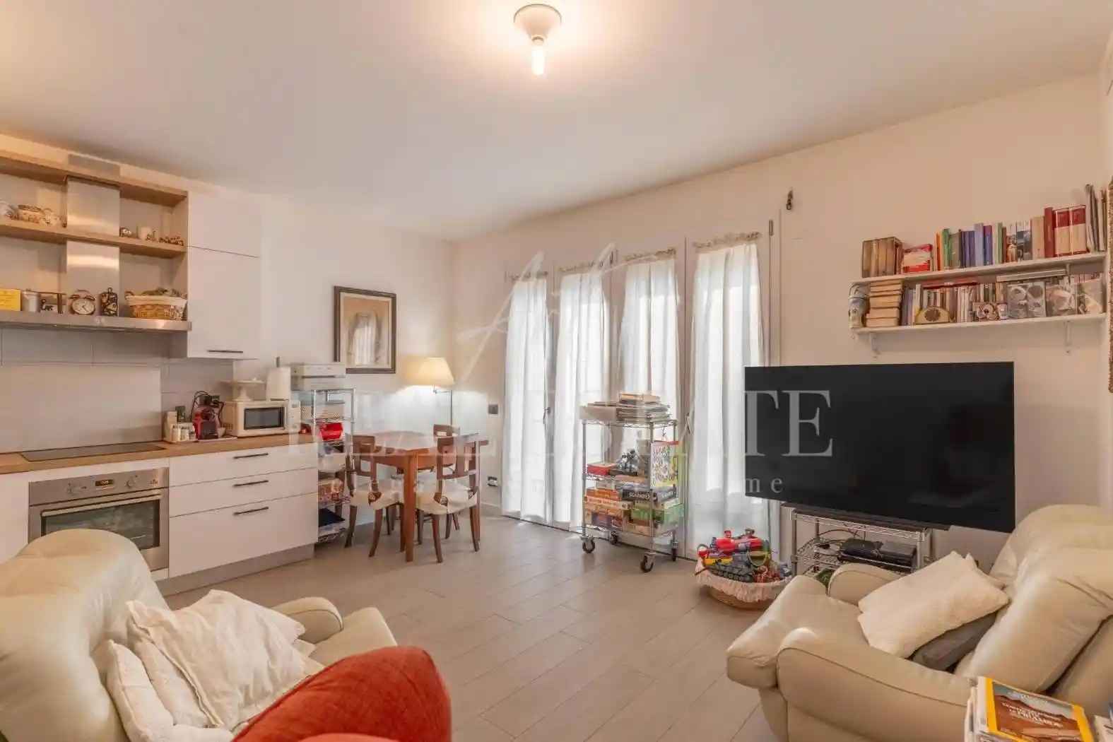 Bilocale via Giacomo Medici del Vascello 23, Viale Ungheria - Mecenate, Milano - foto 2