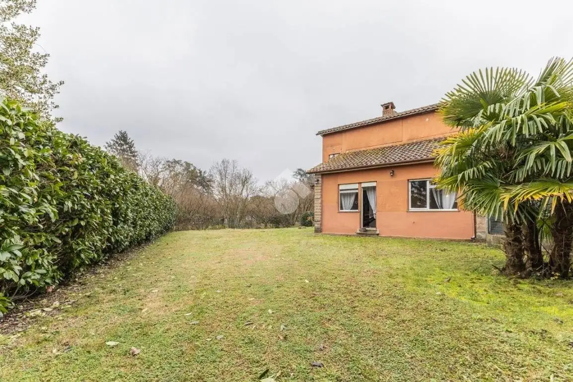 Villa in vendita a Ronciglione