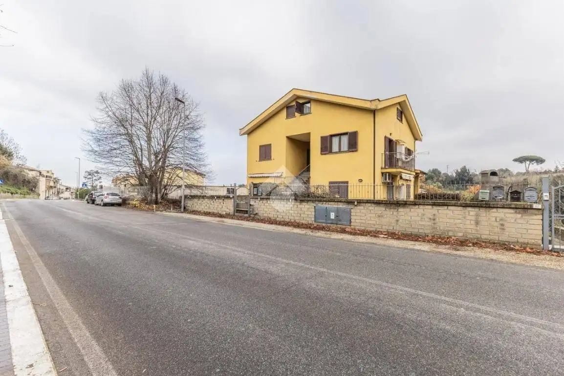 Quadrilocale via san sebastiano 65, Centro, Campagnano di Roma - foto 2