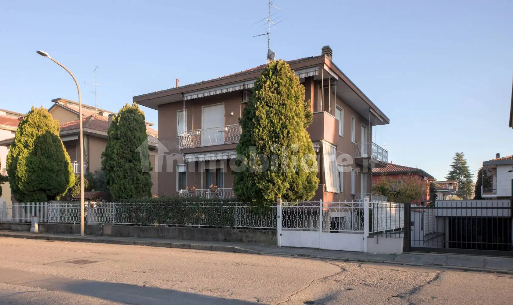 Trilocale via Francesco Petrarca 42, Centro, Parabiago - foto 2