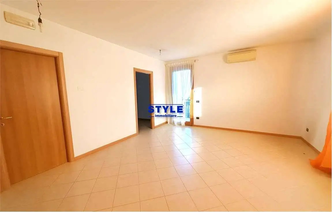 Appartamento in vendita a Camponogara