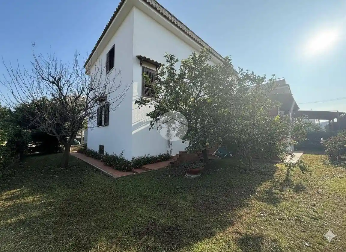 Villa unifamiliare via Madonna del Pantano 40, Lago Patria, Giugliano in Campania - foto 3