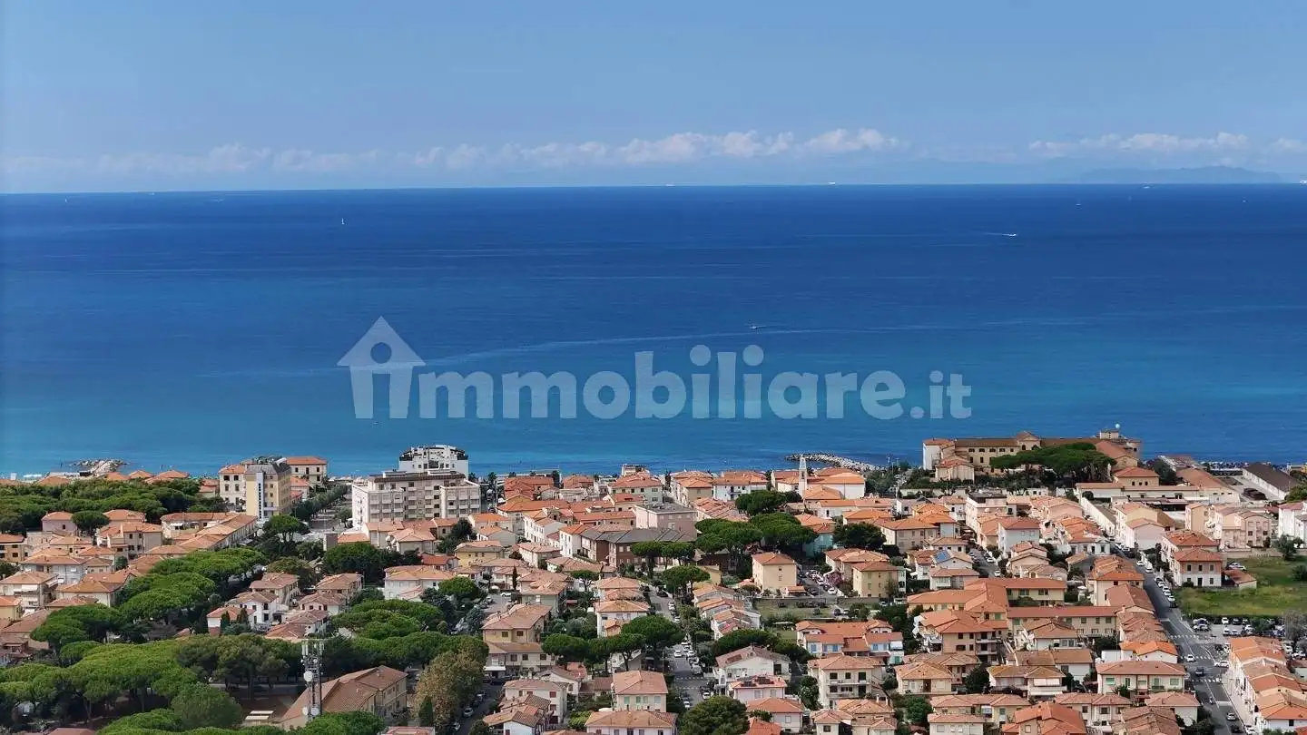 Casa indipendente in vendita a Cecina