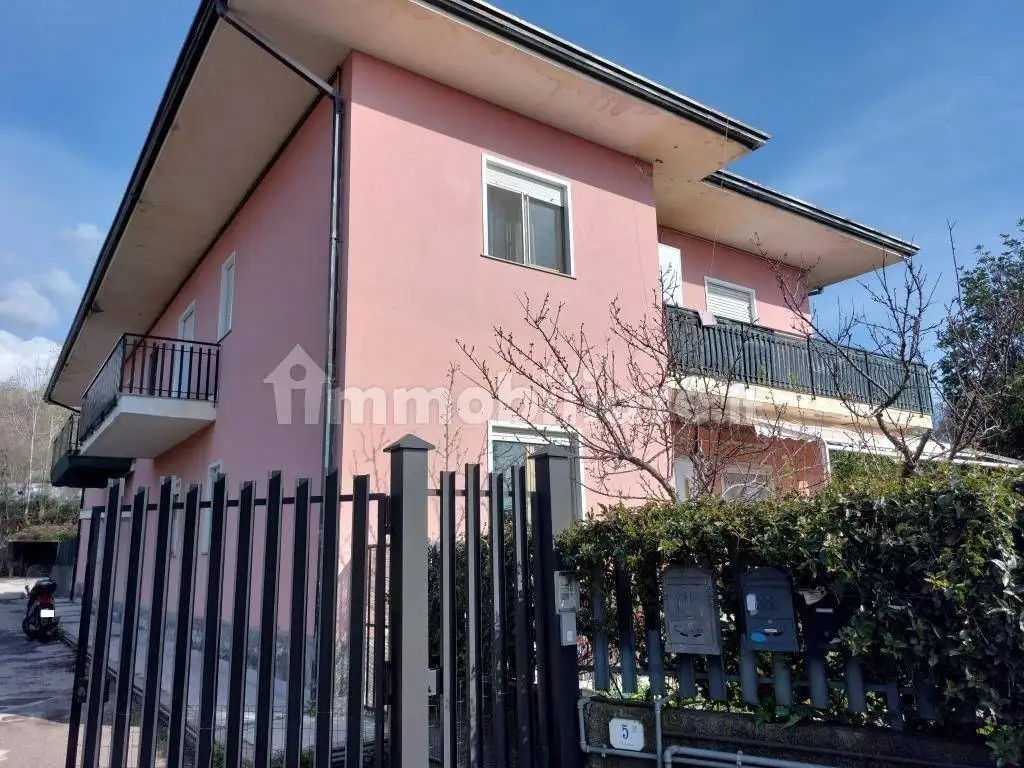 Appartamento in vendita a Zafferana Etnea