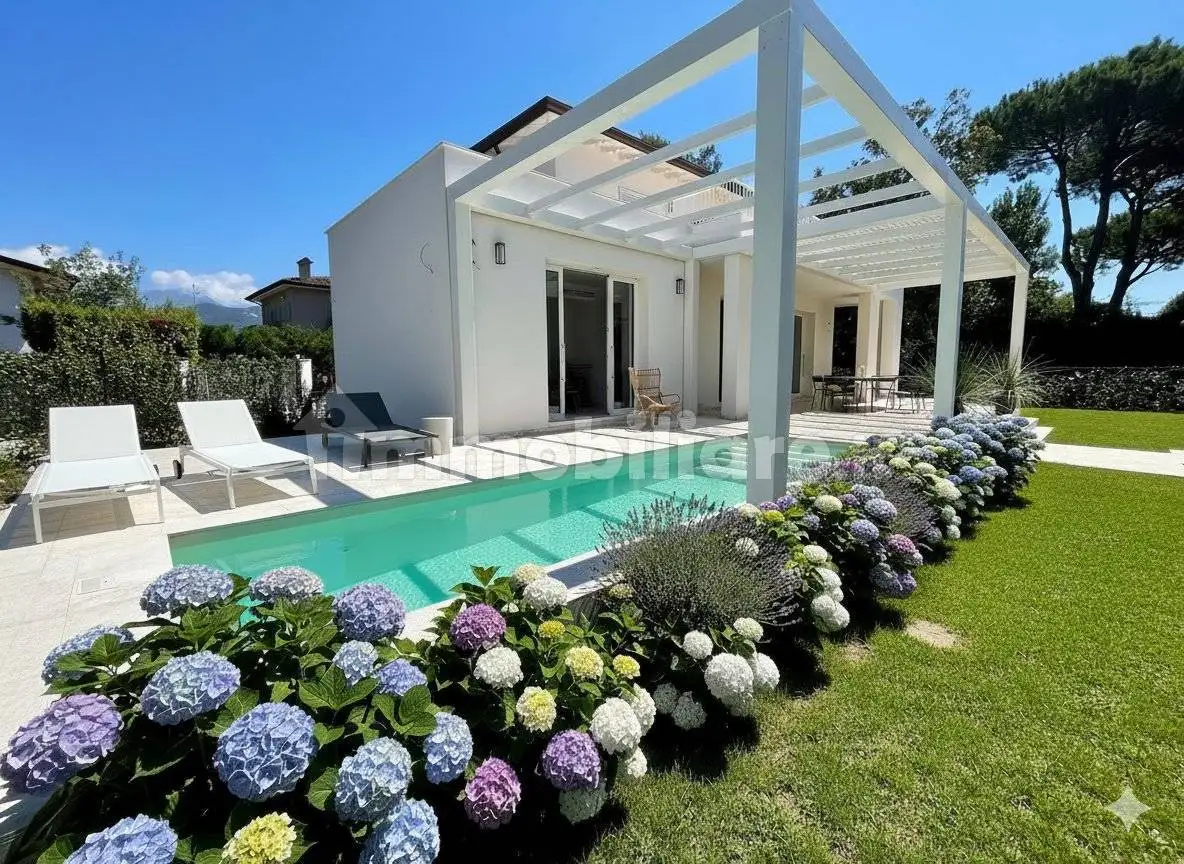 Villa in vendita a Forte dei Marmi