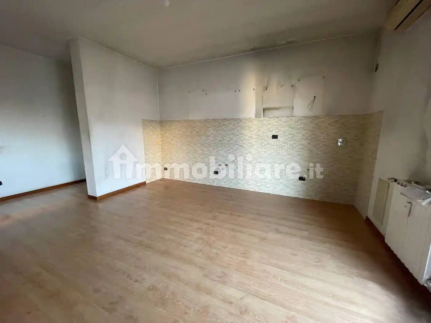 Trilocale via Adriano Zarini 284, Zarini - Valentini, Prato - foto 2