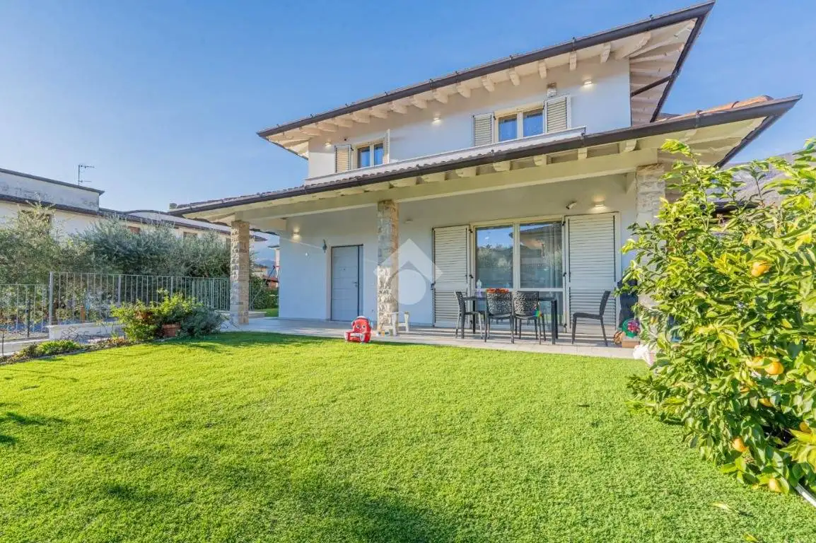 Villa in vendita a Villanuova sul Clisi