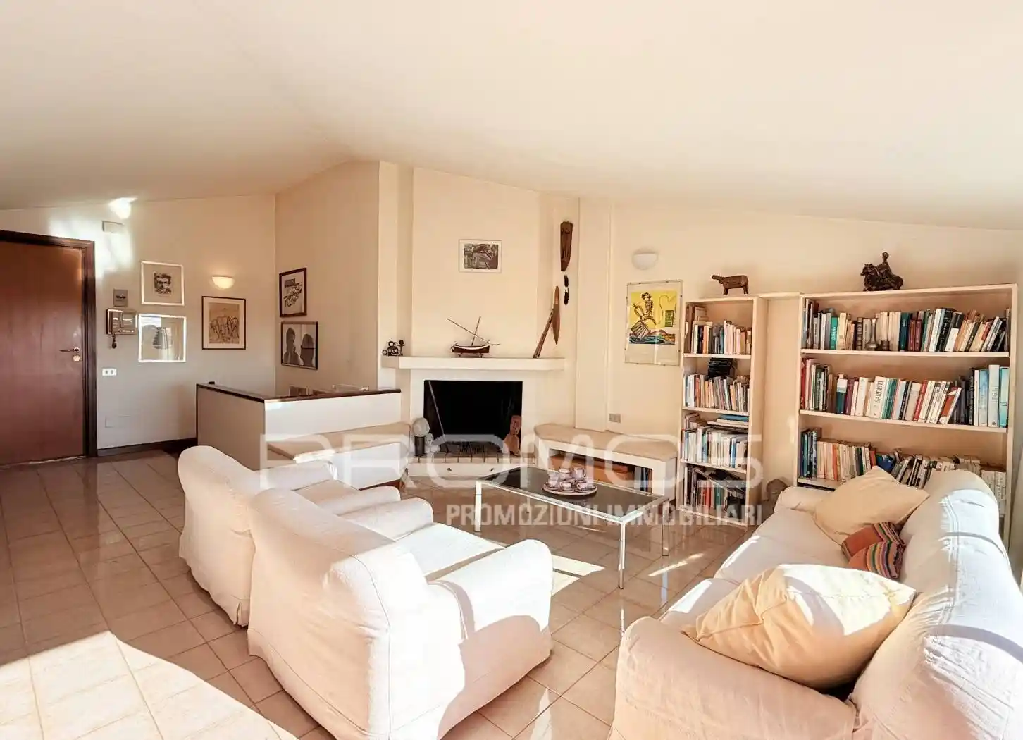 Appartamento buono stato, su più livelli, Quartiere del Sole, Cagliari - foto 2