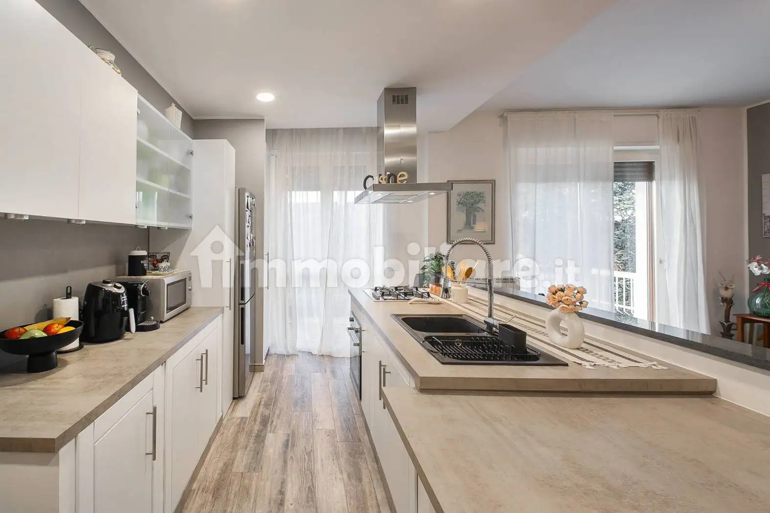 Bilocale via Raffaello Sanzio 50, Centro, Caronno Pertusella - foto 2