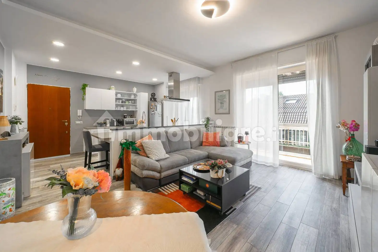 Bilocale via Raffaello Sanzio 50, Centro, Caronno Pertusella - foto 5