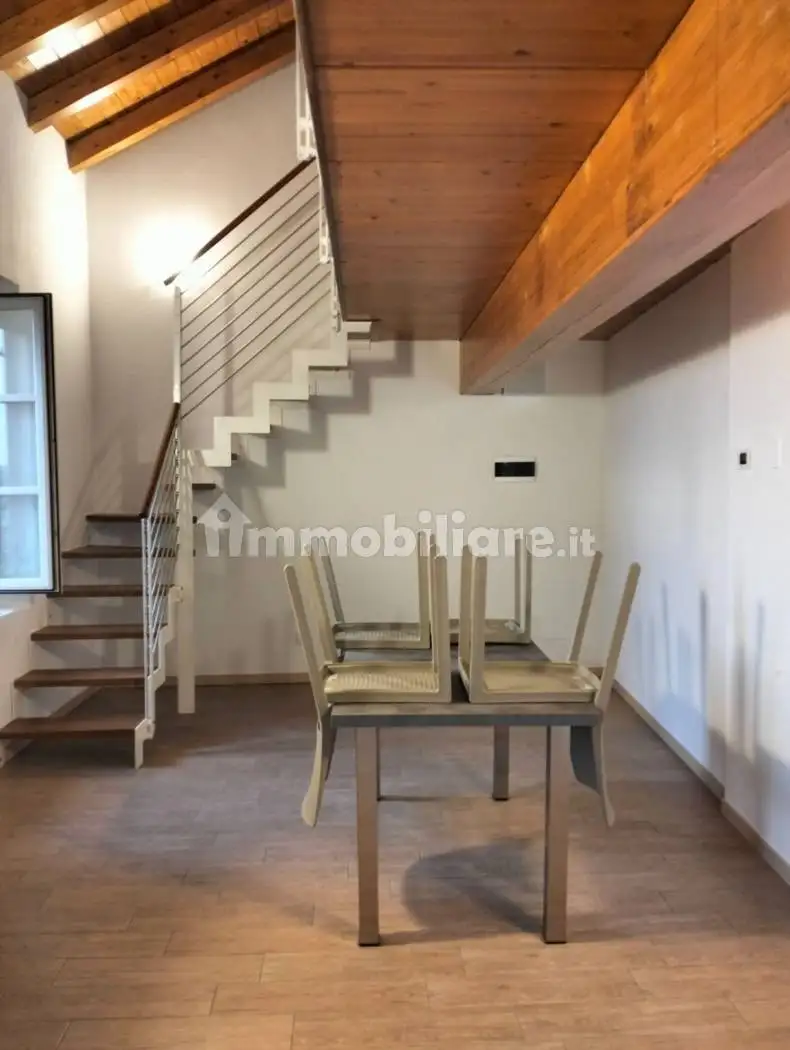 Appartamento in affitto a Barzago