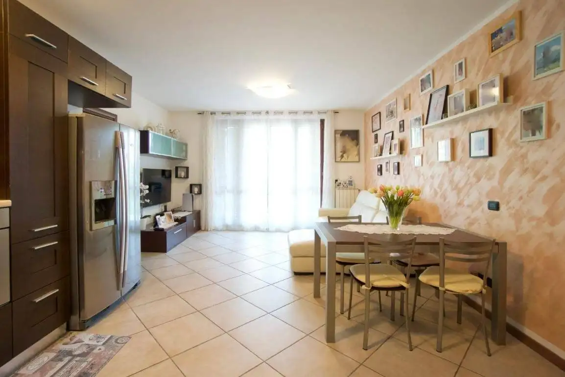 Quadrilocale via Francesco Petrarca 39, Cisliano - foto 2