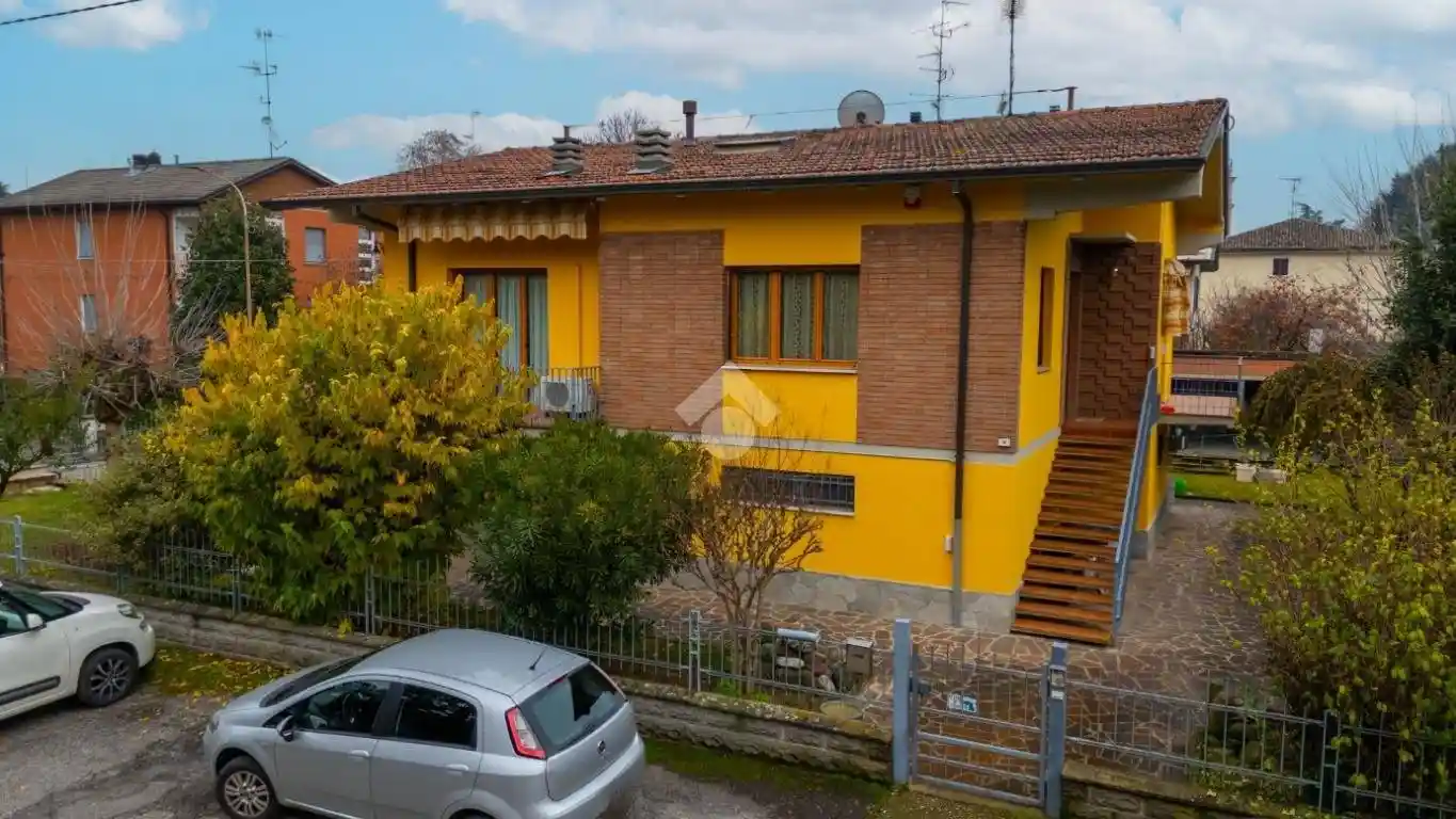Villa unifamiliare via Luigi Reverberi 6, Centro, Montecchio Emilia - foto 3