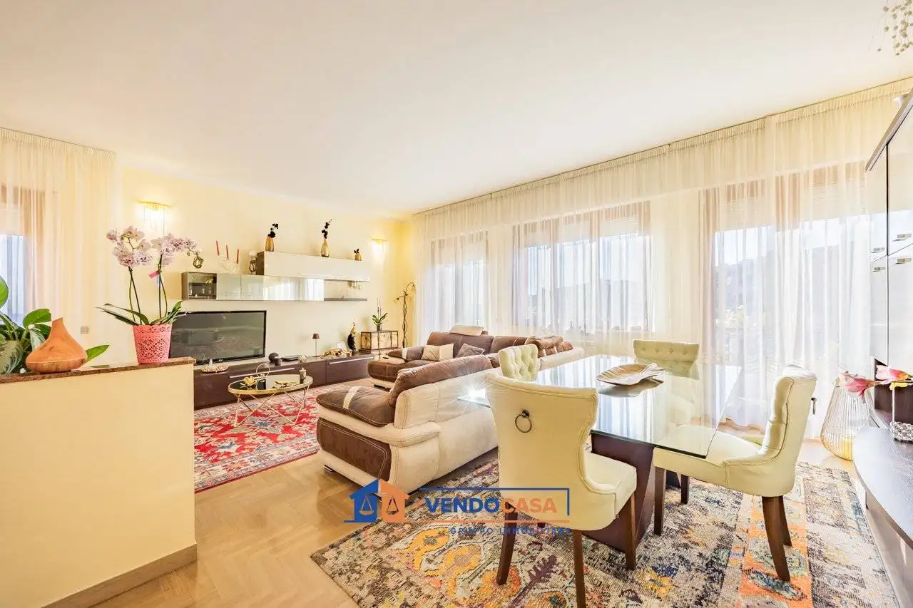 Appartamento via Bernardo Pizzorno 19, Centro, Varazze - foto 3