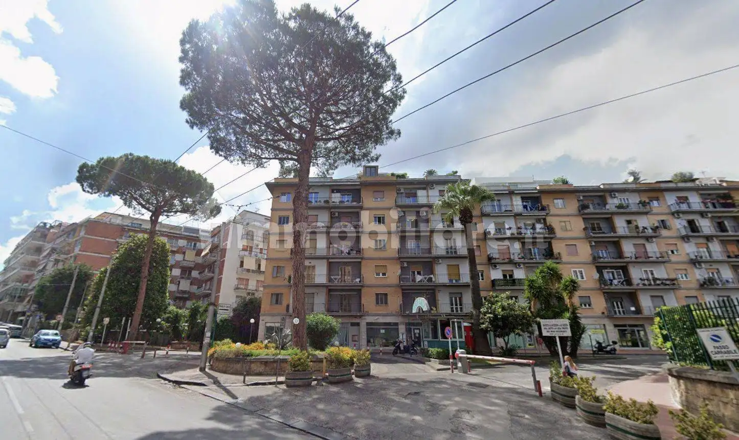 Appartamento in affitto a Napoli