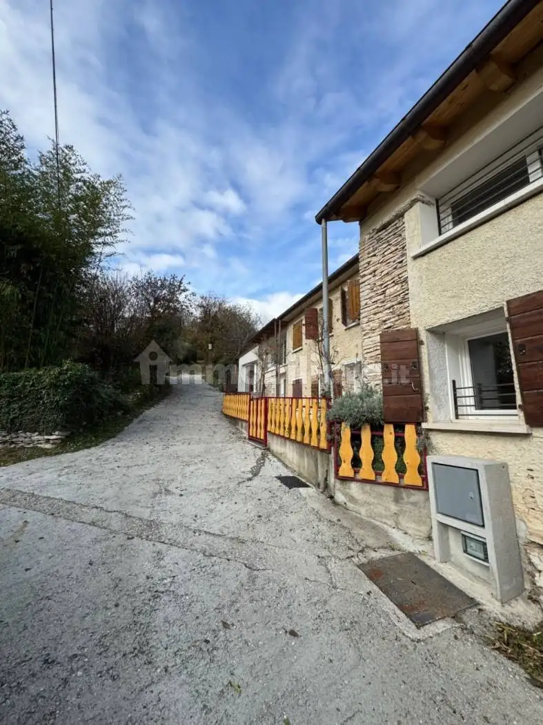 Villa in vendita a Cavaso del Tomba