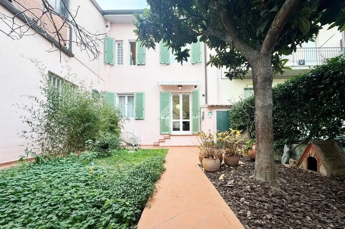 Terratetto plurifamiliare via Giacomo Puccini 201, Centro, Calenzano - foto 2