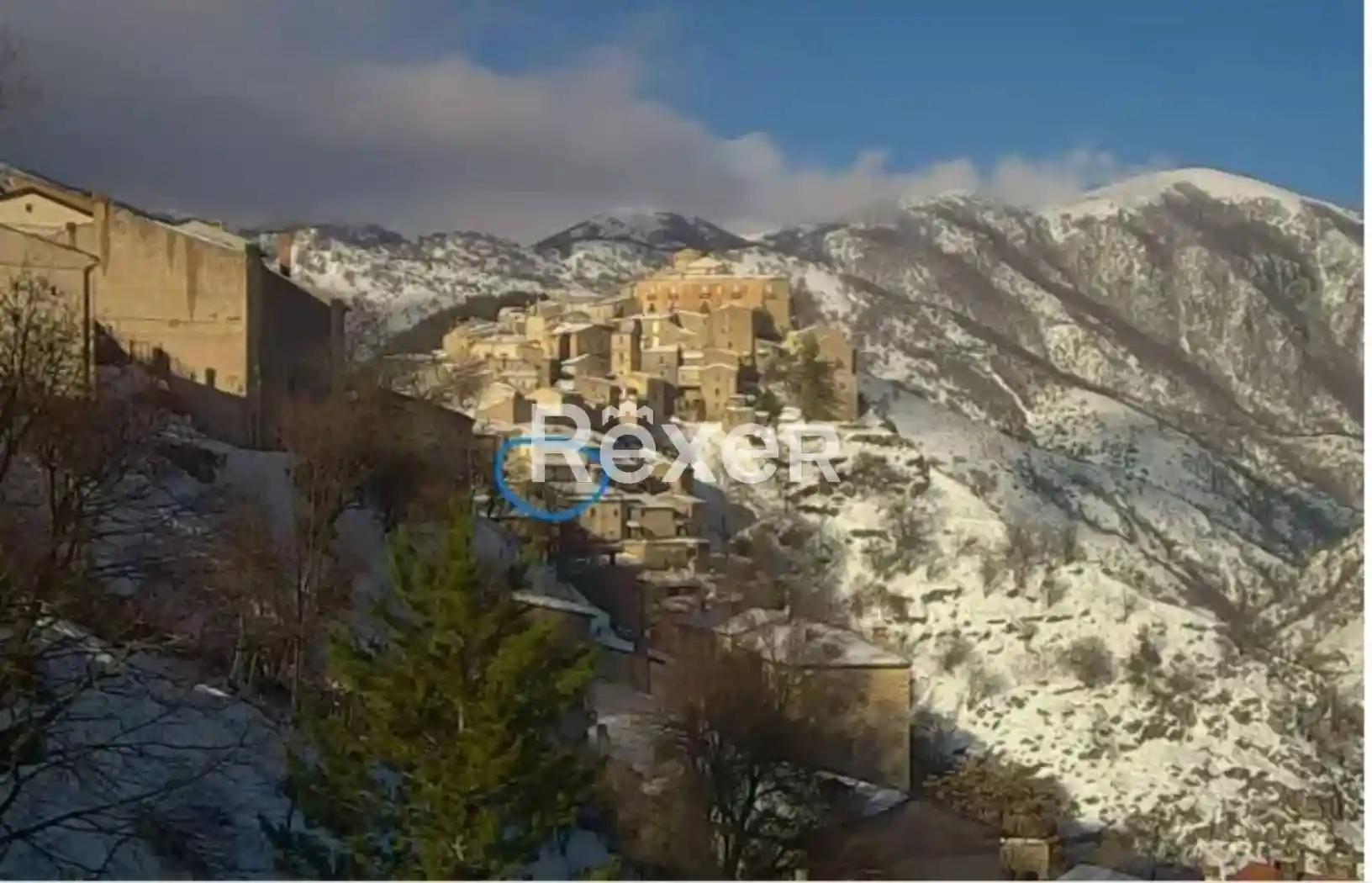 Terratetto unifamiliare piazza Celestino Lupi, Villalago - foto 2