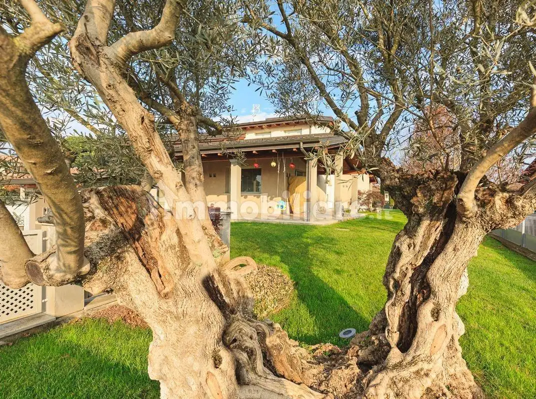 Villa in vendita a Carpaneto Piacentino