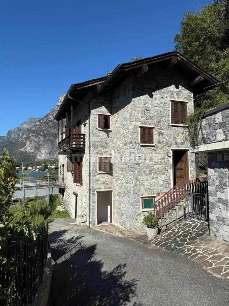 Casa indipendente in vendita a Verceia