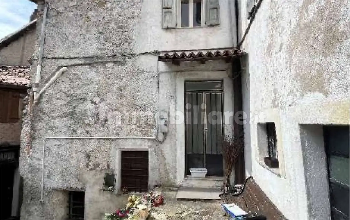 Casa indipendente in asta a Pertica Bassa