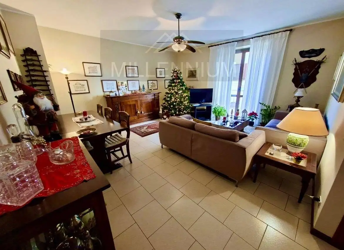 Trilocale buono stato, primo piano, Centro, Arona - foto 3