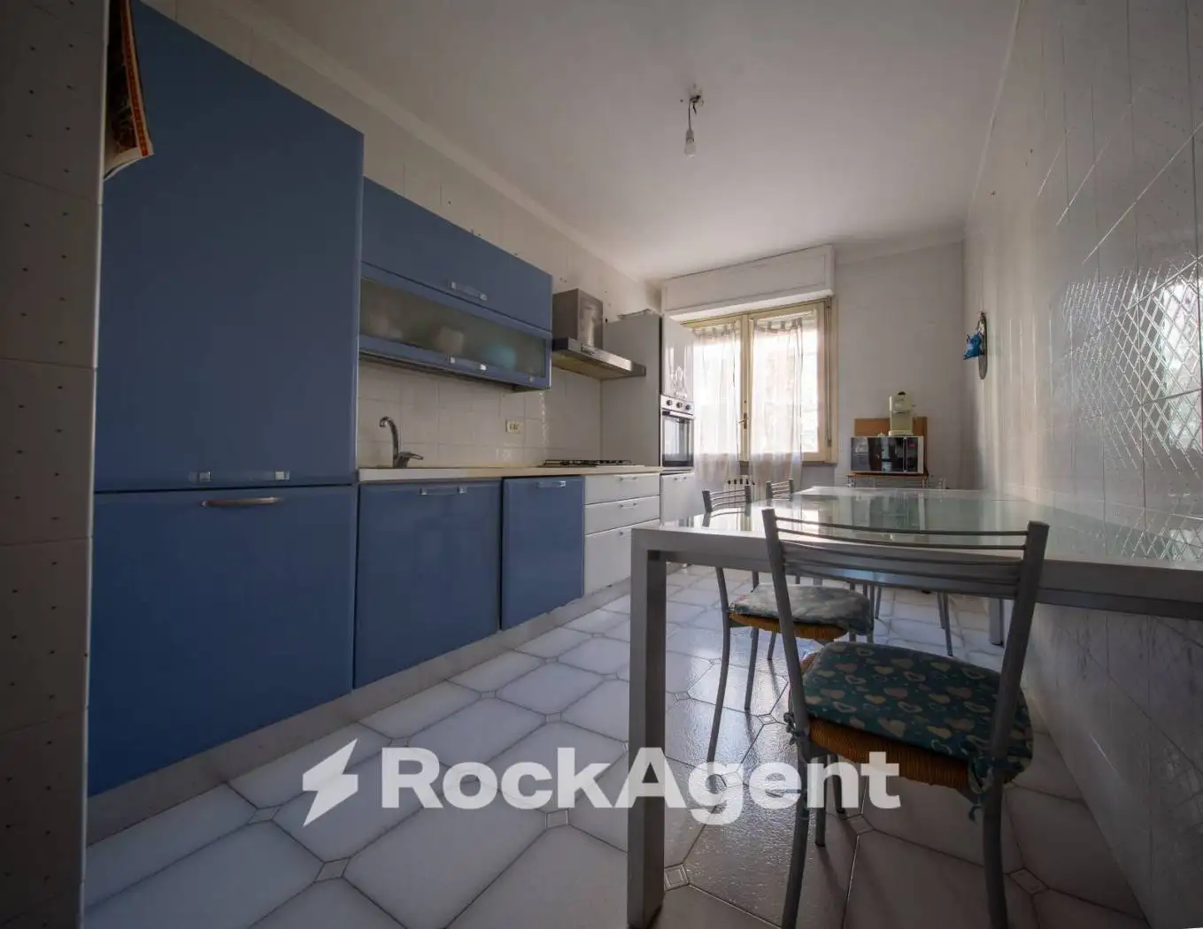 Quadrilocale via Budapest, 10, Porcellana, Sassari - foto 2