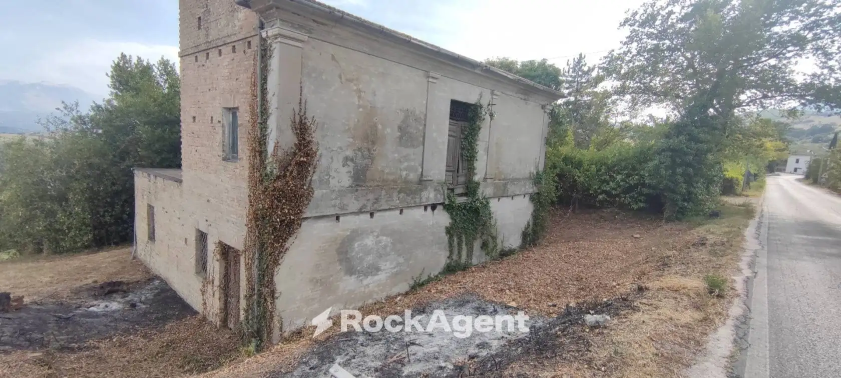 Rustico - Casale in vendita a Civitaquana