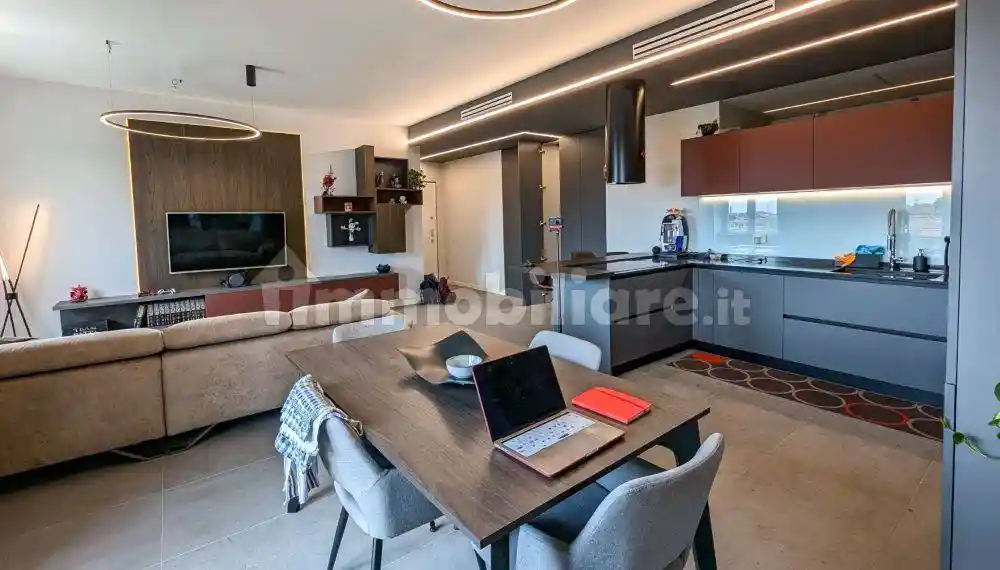 Attico ottimo stato, 140 m², Ospedale - Villaggio Manenti, Reggio Emilia - foto 2