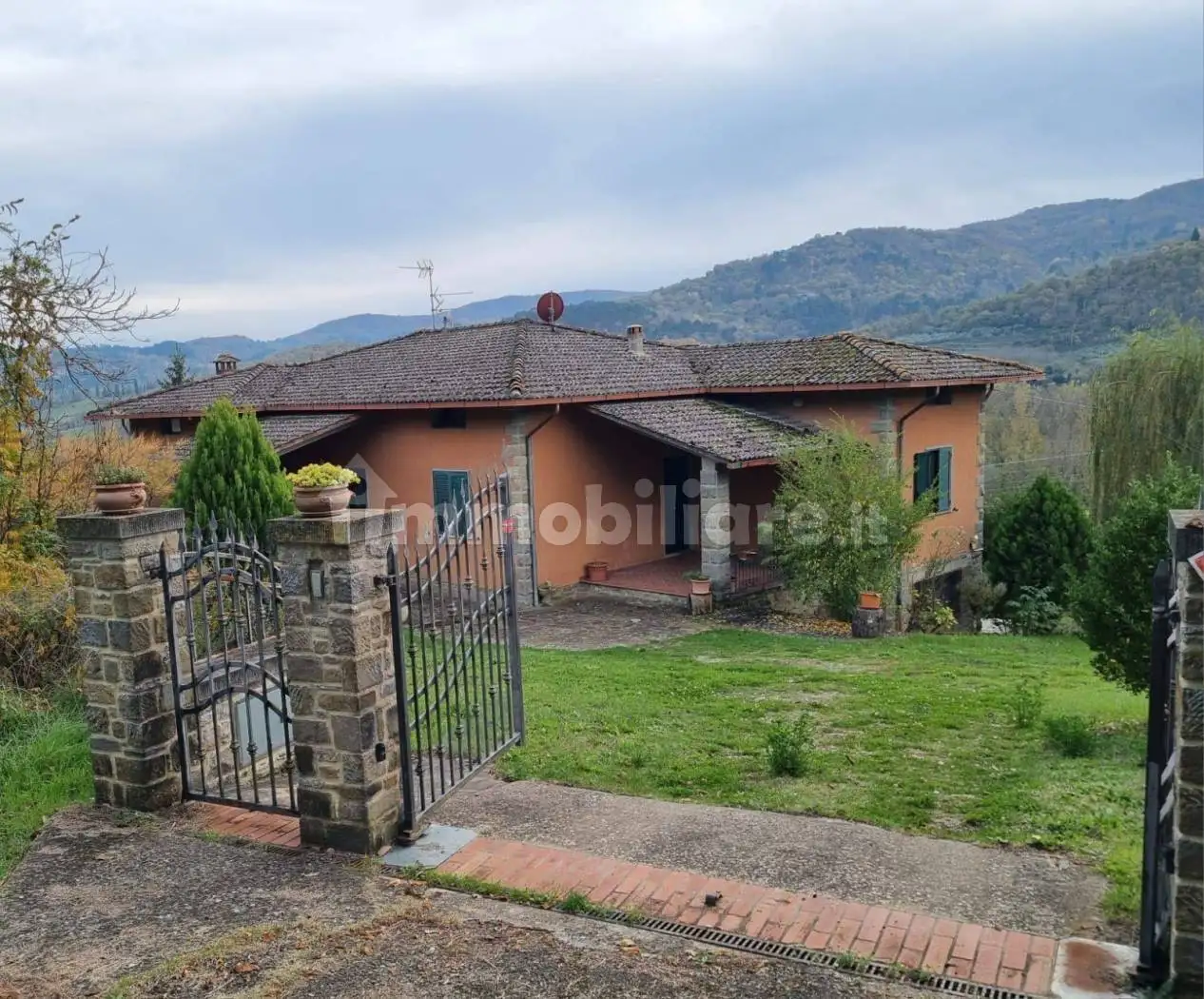 Villa in vendita a Castel San Niccolò