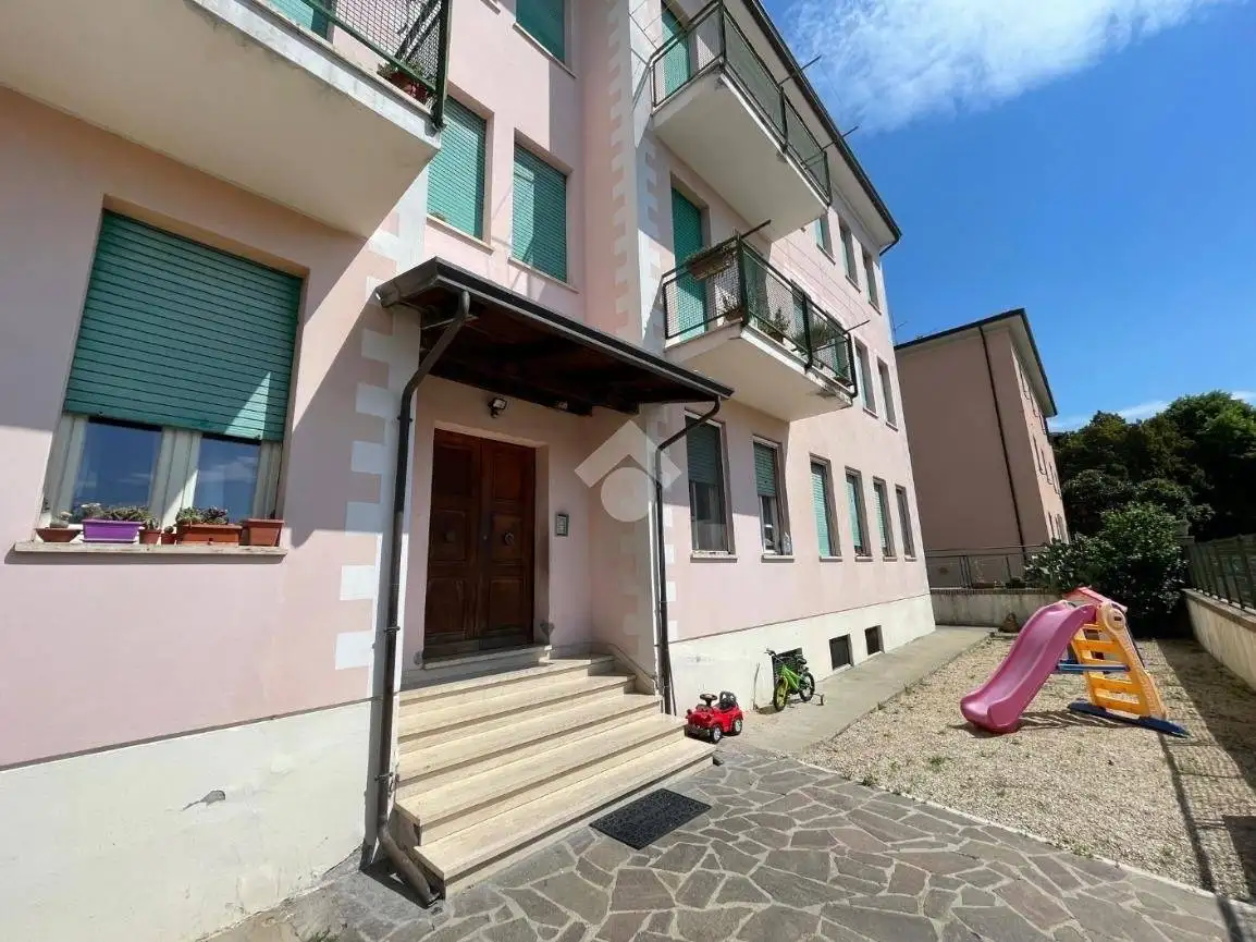 Quadrilocale piazza m. luter king 12, Santa Maria degli Angeli, Assisi - foto 2