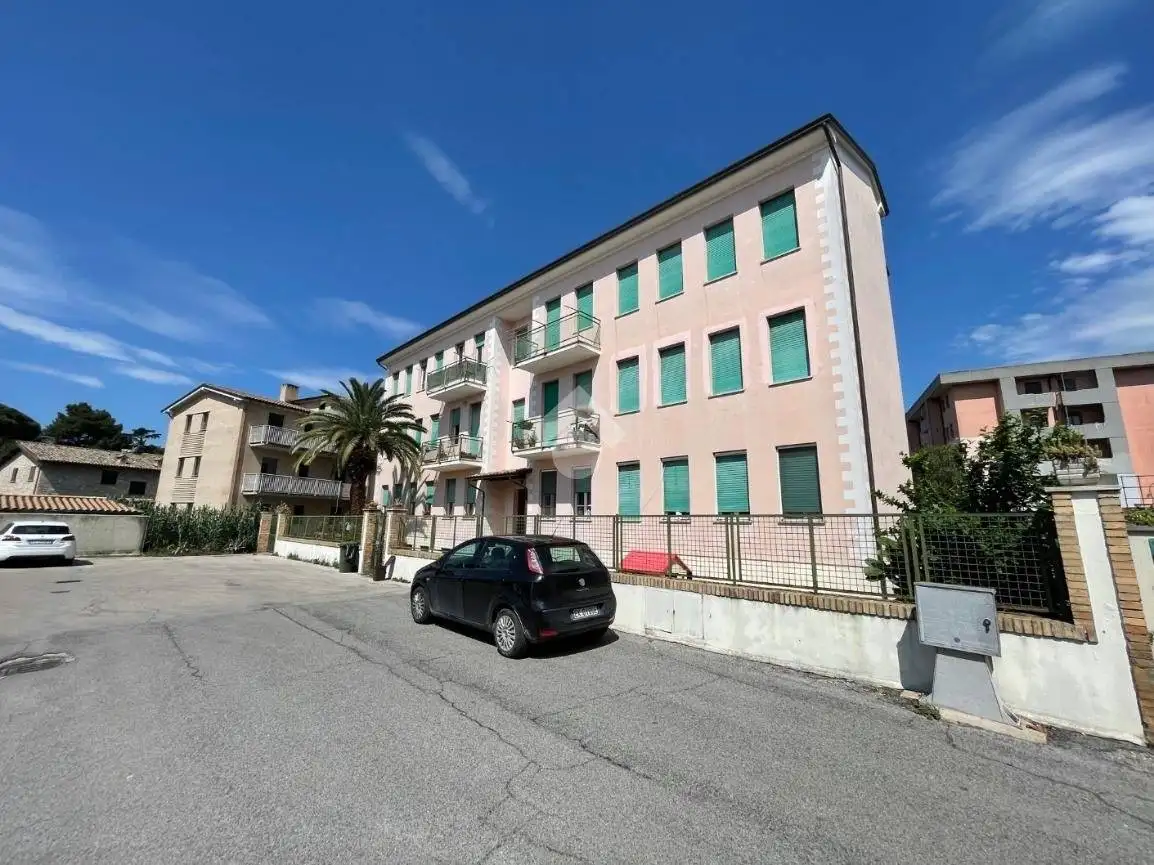 Quadrilocale piazza m. luter king 12, Santa Maria degli Angeli, Assisi - foto 3