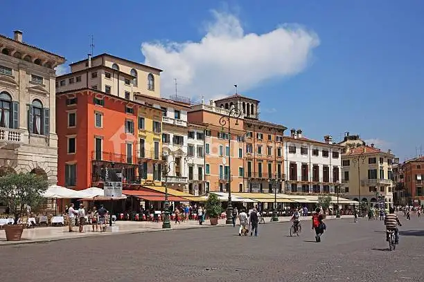 Palazzo - Edificio in vendita a Verona