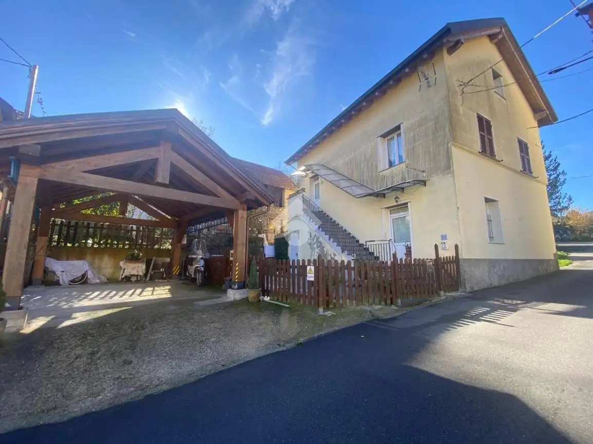 Villa in vendita a Montoggio