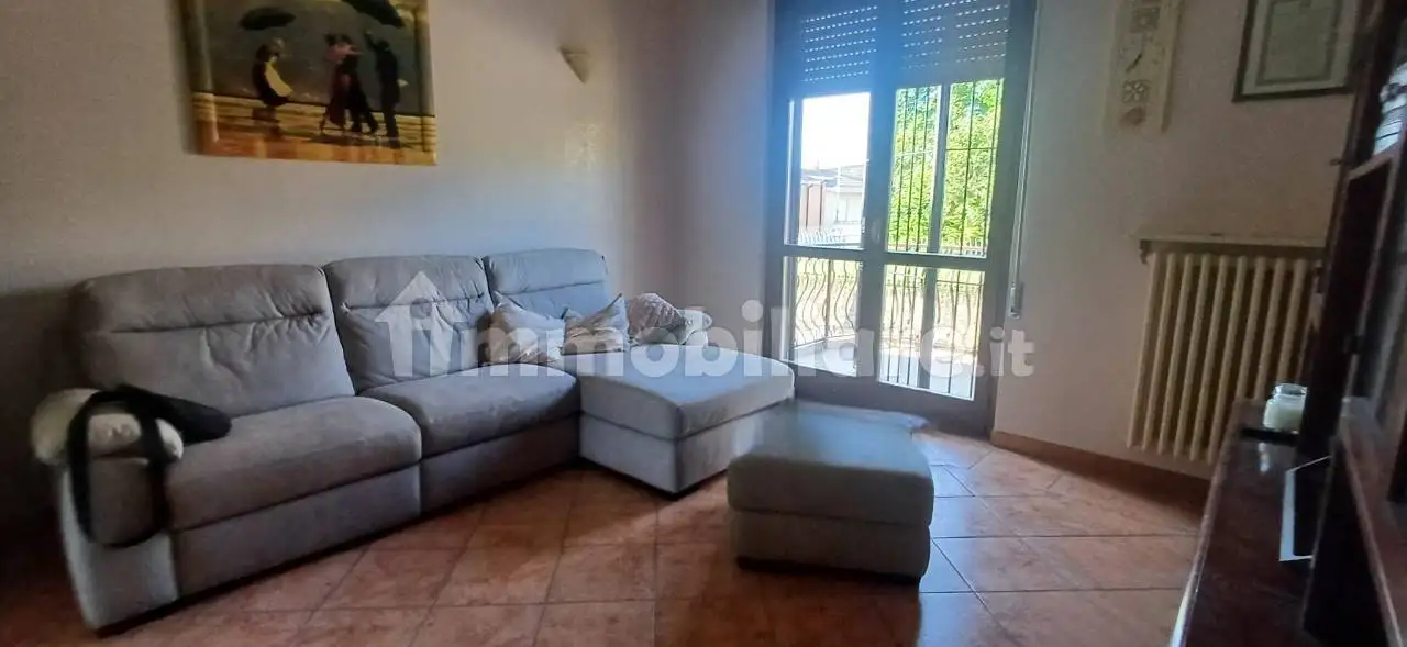 Trilocale via regione Gioiello, Centro, Broni - foto 2