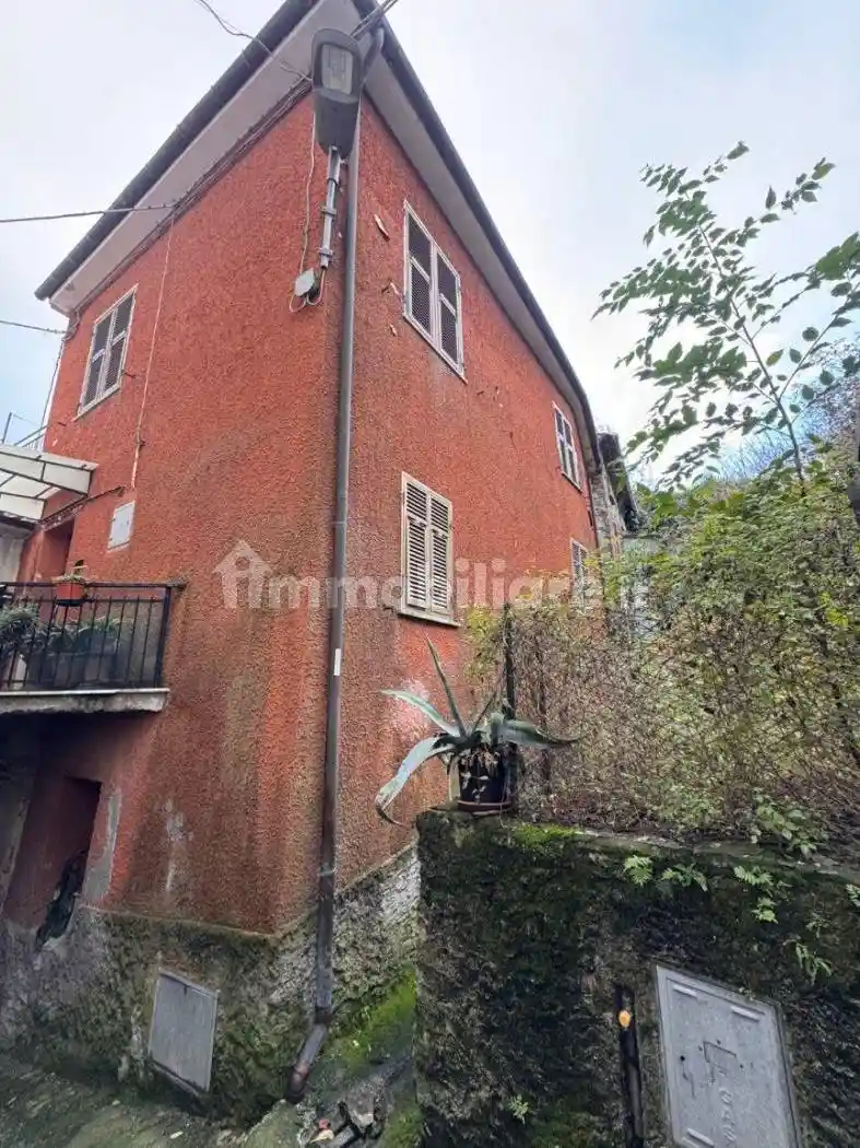 Villa in vendita a Podenzana