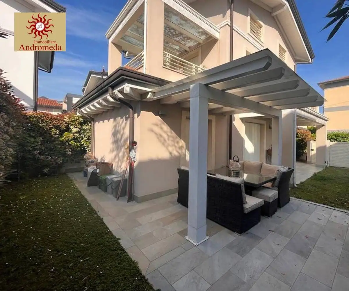 Villa unifamiliare via Marietta, Cinquale, Montignoso - foto 2