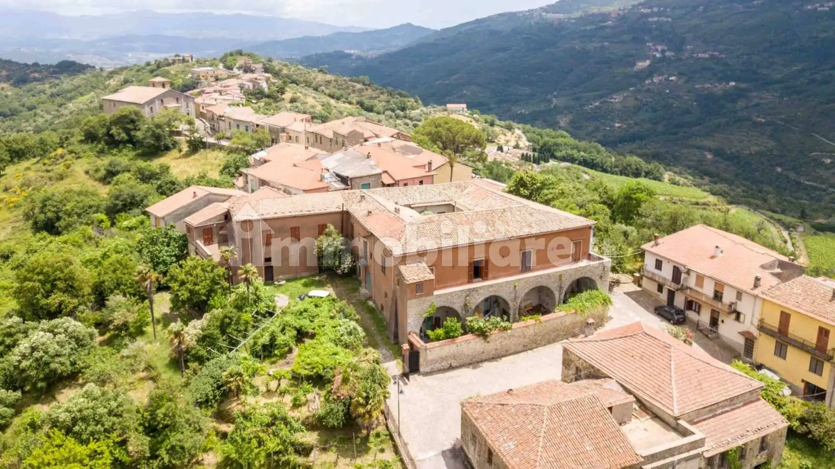 Casa indipendente in vendita a Lustra