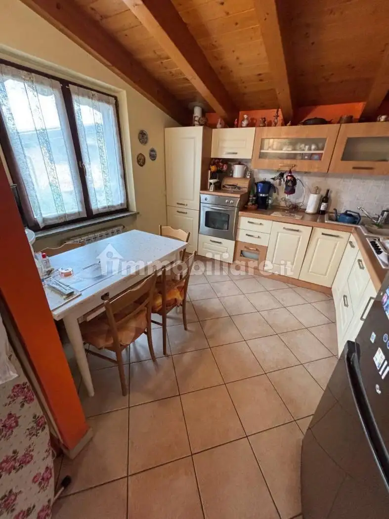 Trilocale via Prato di Mezzo 1, Centro, Appiano Gentile - foto 4