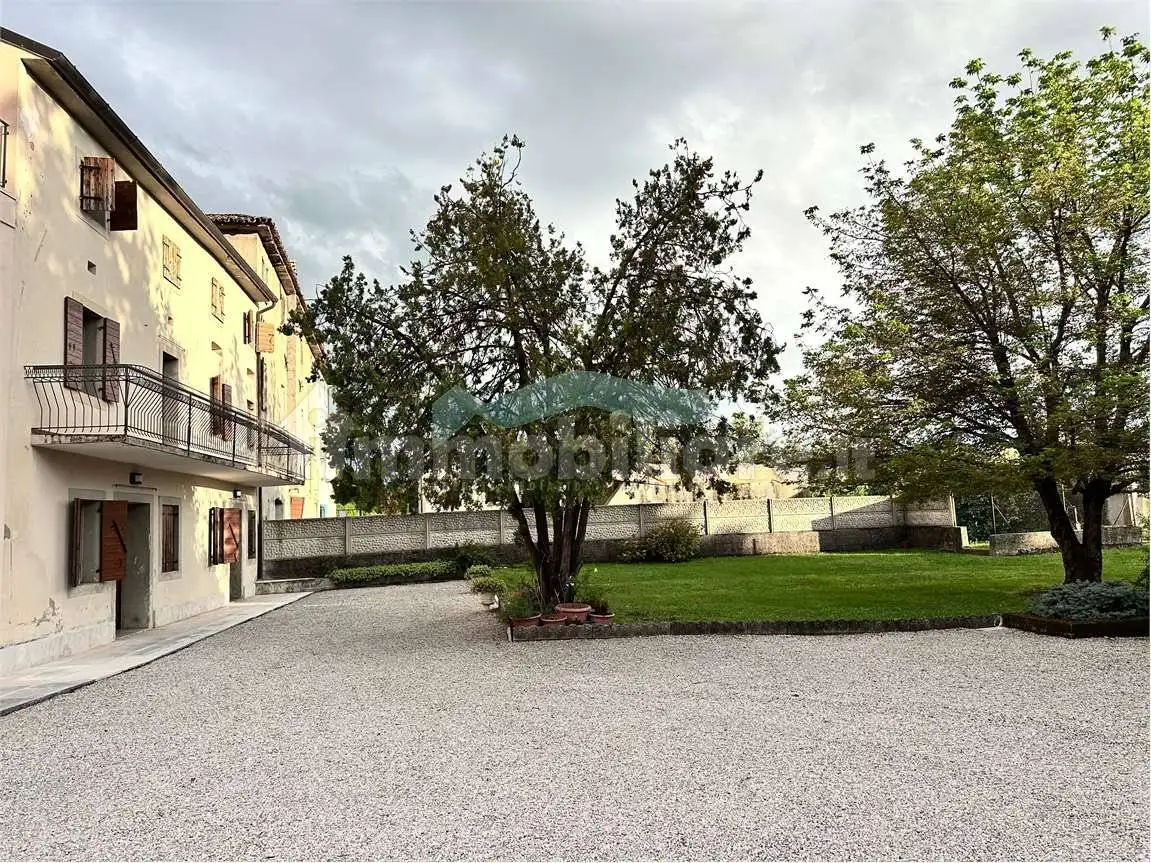 Terratetto unifamiliare 300 m², da ristrutturare, Colle Umberto - foto 3