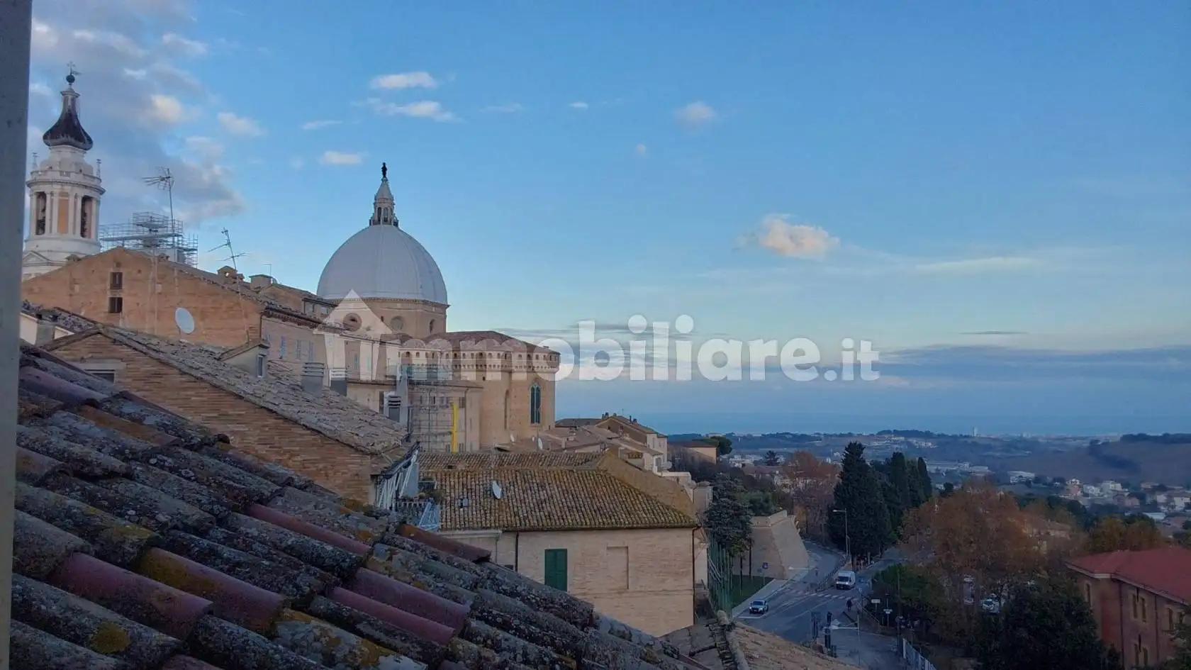 Palazzo - Edificio in vendita a Loreto
