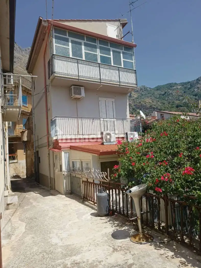 Terratetto unifamiliare via dei Grifoni, Alcara li Fusi - foto 2