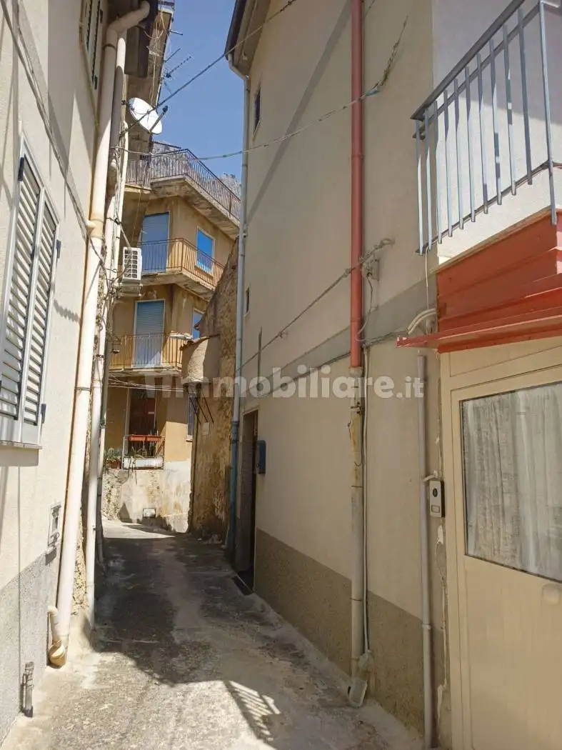 Terratetto unifamiliare via dei Grifoni, Alcara li Fusi - foto 3