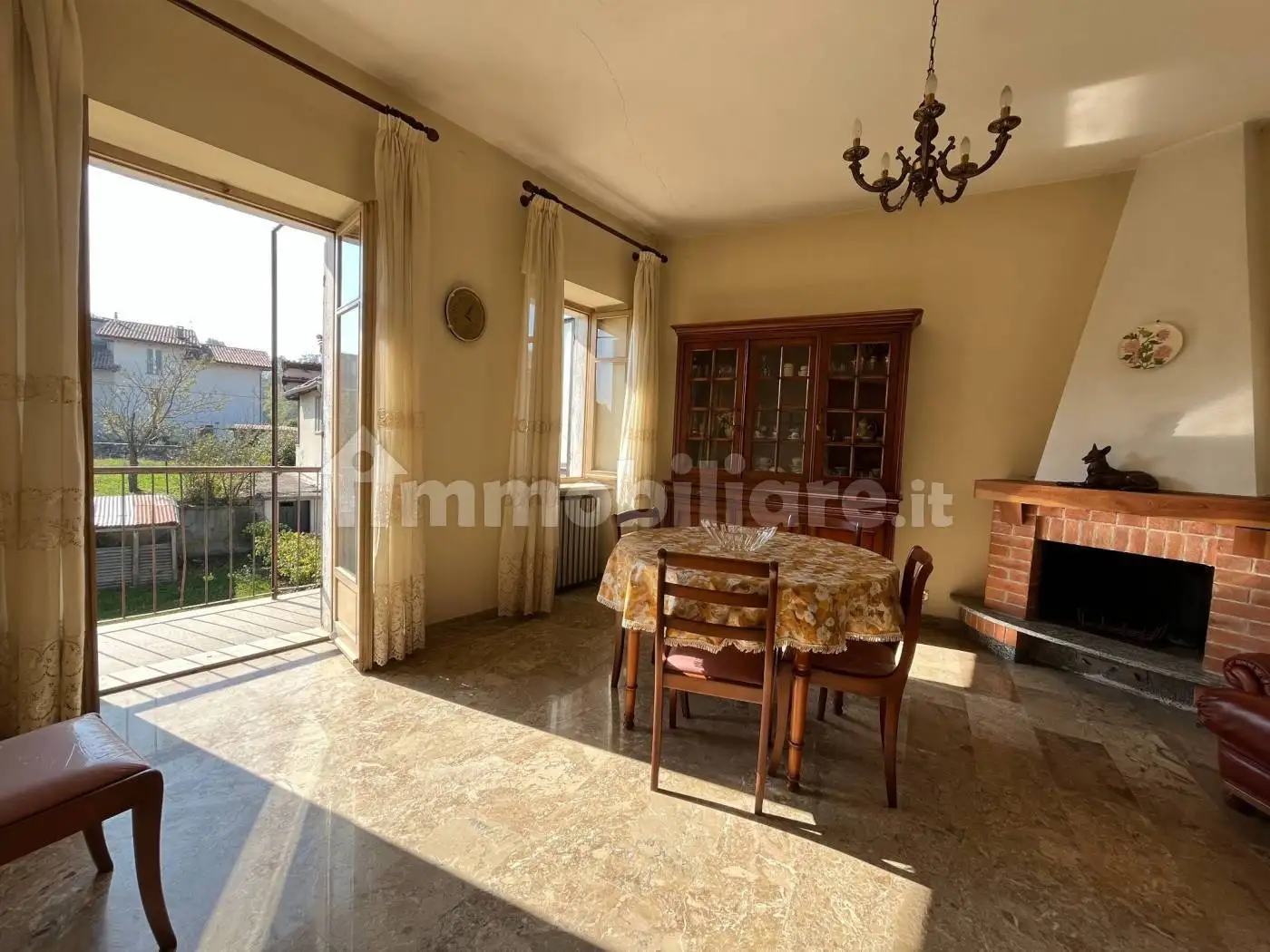 Casa indipendente in vendita a Lesegno