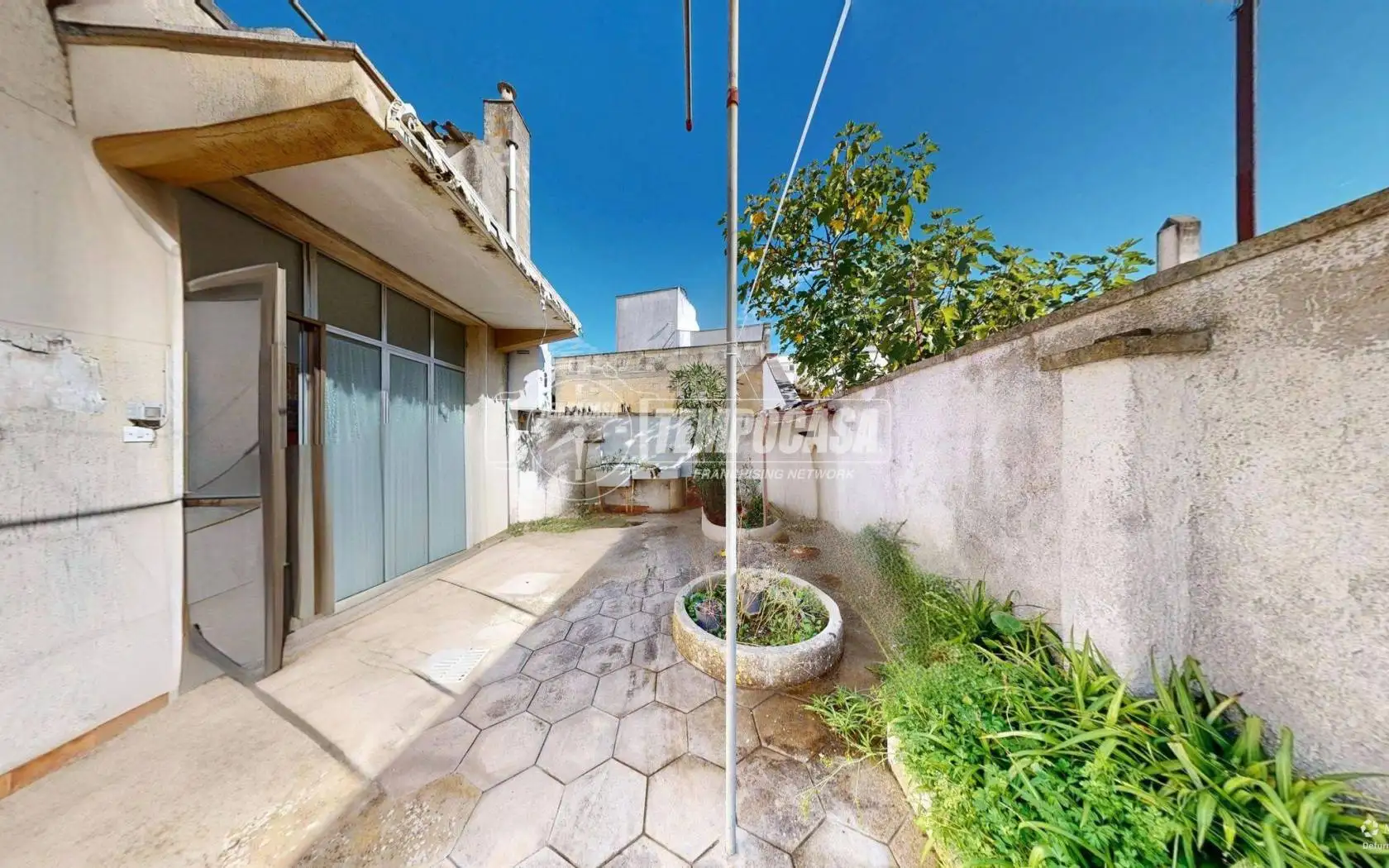 Casa indipendente in vendita a Giuggianello