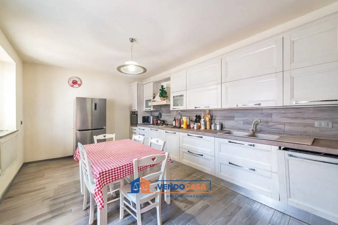 Trilocale via Umberto I, Centro, Bra - foto 3