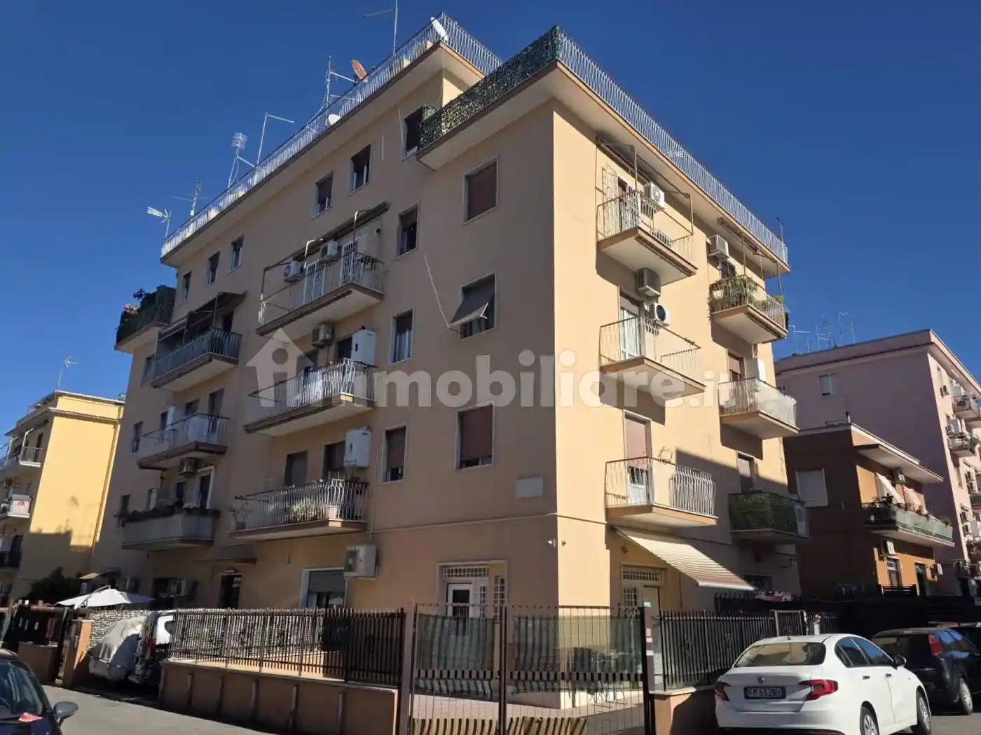 Trilocale via del Passero Solitario 4, Tor Tre Teste - Torre Maura, Roma - foto 2